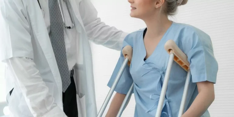 Ortopedik cerrahi sonrası hasta rehabilitasyonu - Doç. Dr. Gökhan Bülent Sever travmatoloji uzmanı Kocaeli
